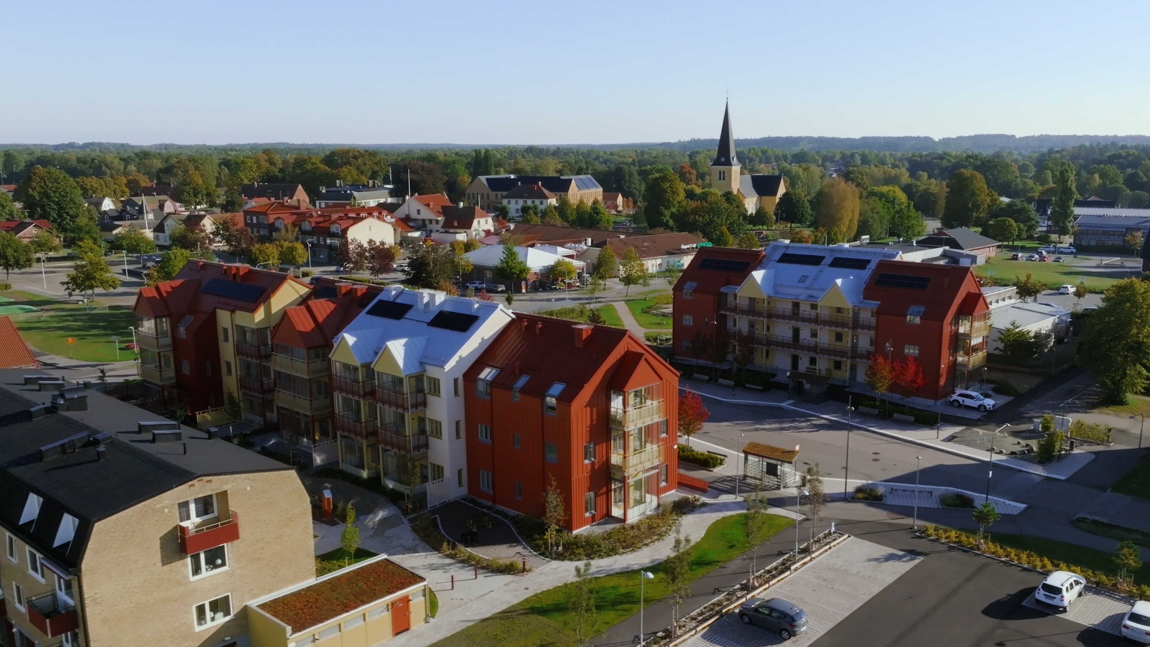 Drönarbild över Broby station. 
